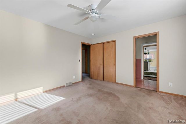 20085 Wedgewood Drive, Grosse Pointe Woods, MI 48236
