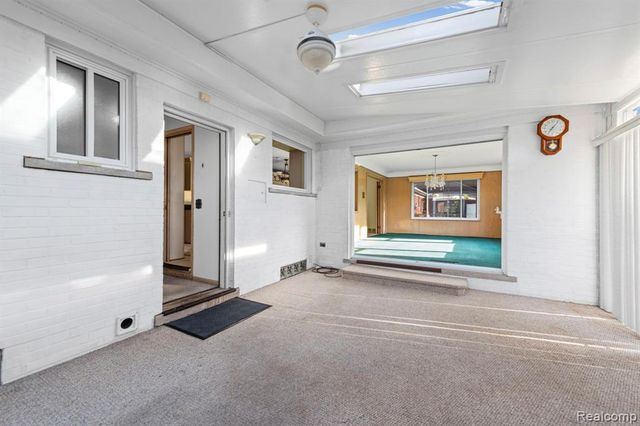 20085 Wedgewood Drive, Grosse Pointe Woods, MI 48236