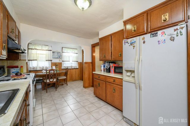 862 Gibbons Court, Elizabeth, NJ 07202