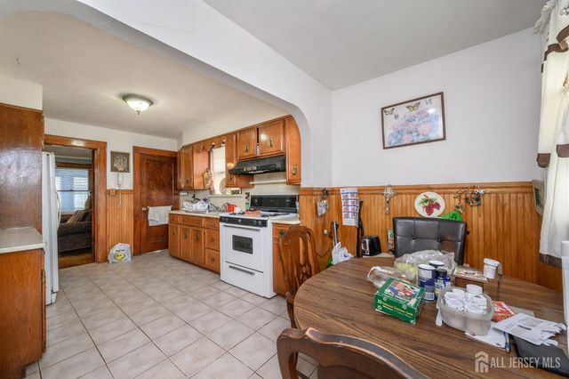 862 Gibbons Court, Elizabeth, NJ 07202