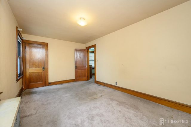 862 Gibbons Court, Elizabeth, NJ 07202