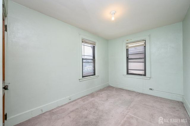 862 Gibbons Court, Elizabeth, NJ 07202