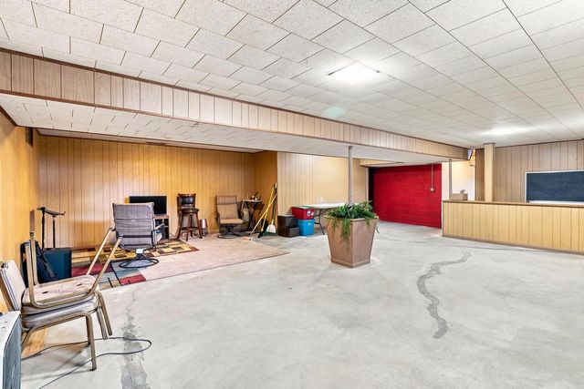 2834 Commercial Avenue, Madison, WI 53704