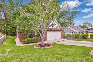 108 Harbour Town Circle, Conroe, TX 77356