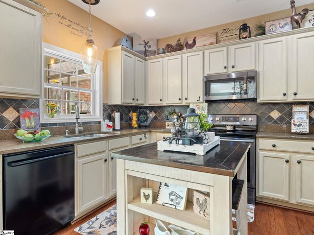 443 N Sweetwater Hills Drive, Moore, SC 29369