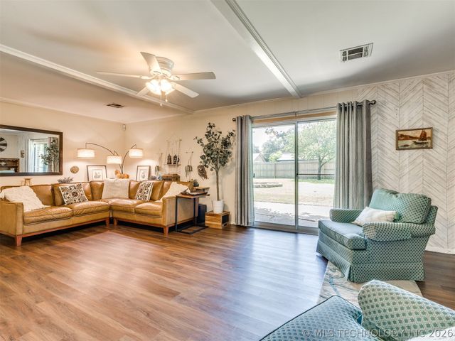 3830 S 90th East Avenue, Tulsa, OK 74145