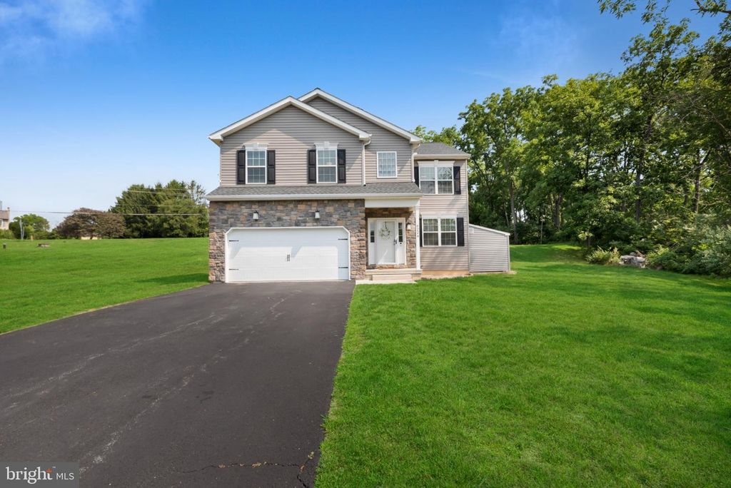6224 RACHEL DR, Slatington, PA 18080