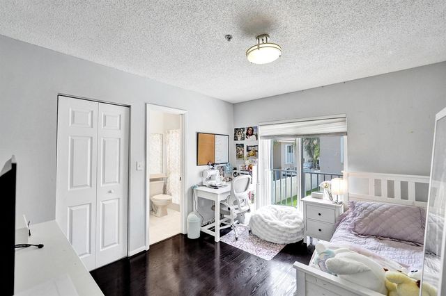173 Riviera Circle, Weston, FL 33326