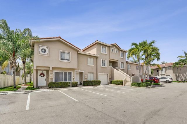173 Riviera Circle, Weston, FL 33326