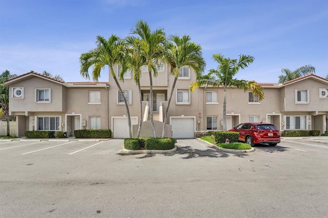 173 Riviera Circle, Weston, FL 33326