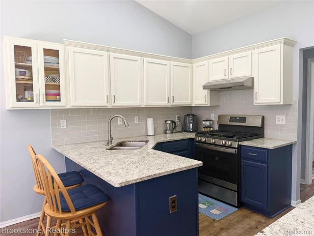 41021 Glenleven Court, Clinton Charter Township, MI 48038
