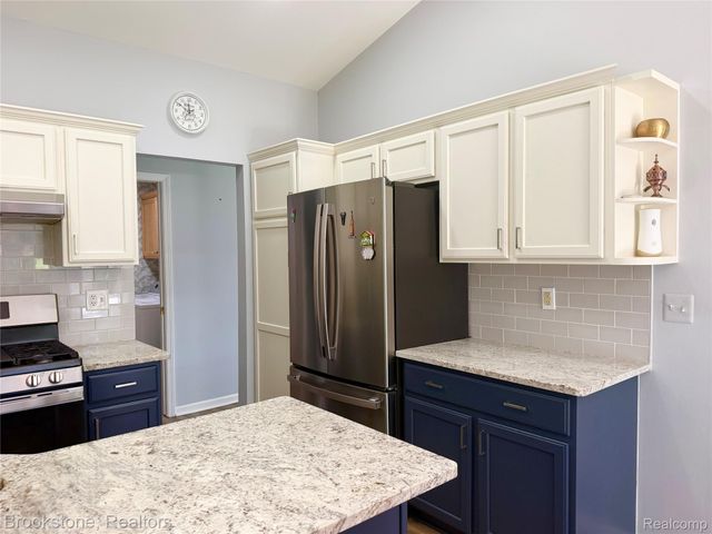 41021 Glenleven Court, Clinton Charter Township, MI 48038