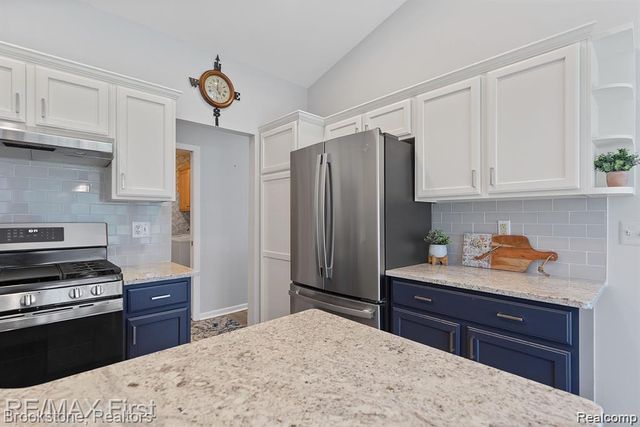 41021 Glenleven Court, Clinton Charter Township, MI 48038