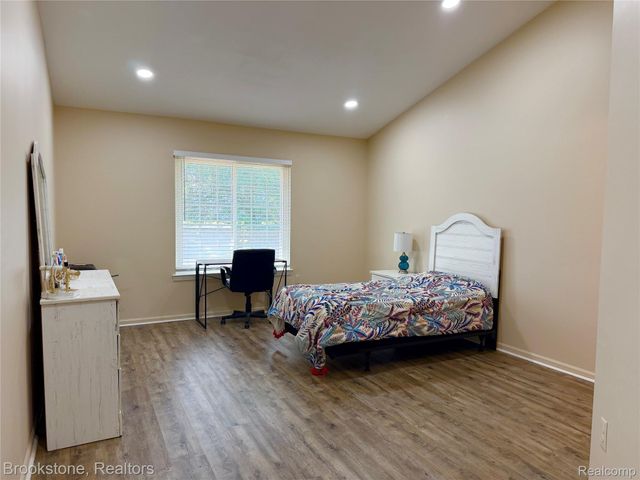 41021 Glenleven Court, Clinton Charter Township, MI 48038