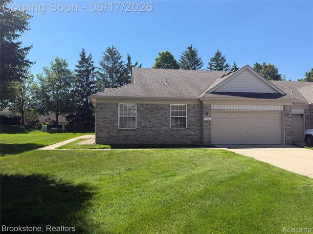 41021 Glenleven Court, Clinton Charter Township, MI 48038