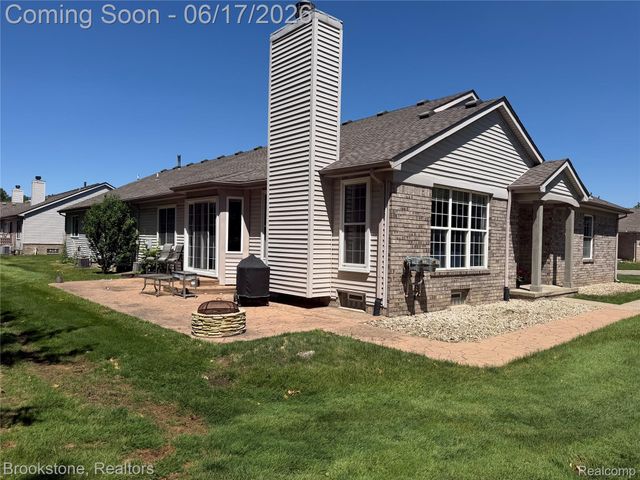41021 Glenleven Court, Clinton Charter Township, MI 48038