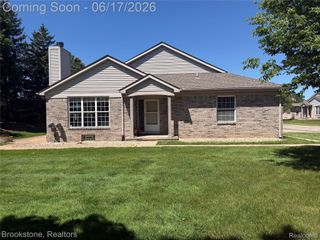 41021 Glenleven Court, Clinton Charter Township, MI 48038