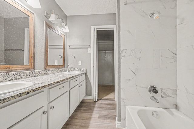 3645 W Northgate Drive 201, Irving, TX 75062