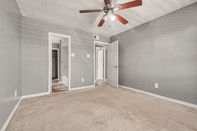 3645 W Northgate Drive 201, Irving, TX 75062