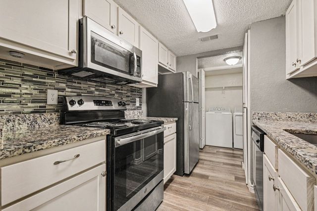 3645 W Northgate Drive 201, Irving, TX 75062