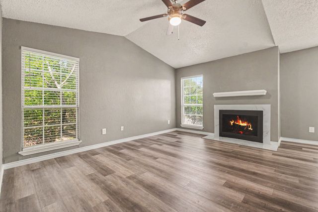 3645 W Northgate Drive 201, Irving, TX 75062