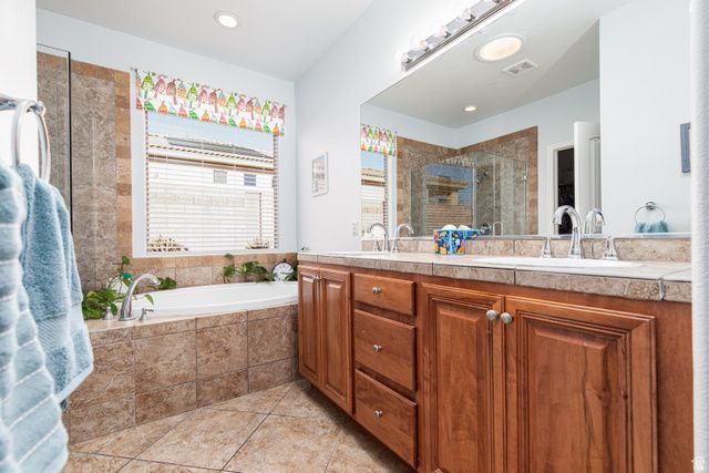 1144 N SPRING VALLEY DR, Washington, UT 84780