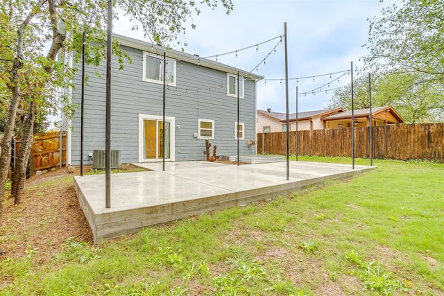 5624 Donnelly Avenue, Fort Worth, TX 76107