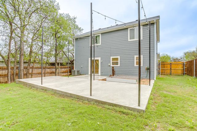 5624 Donnelly Avenue, Fort Worth, TX 76107