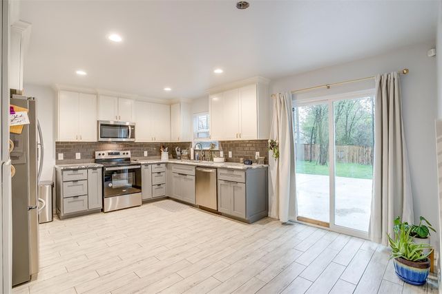 5624 Donnelly Avenue, Fort Worth, TX 76107