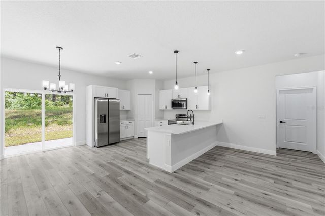 8809 N CIRCULAR WAY, Dunnellon, FL 34434