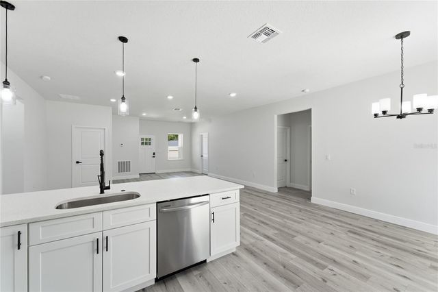 8809 N CIRCULAR WAY, Dunnellon, FL 34434