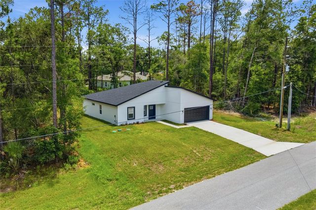 8809 N CIRCULAR WAY, Dunnellon, FL 34434
