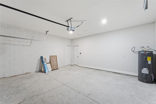 8809 N CIRCULAR WAY, Dunnellon, FL 34434