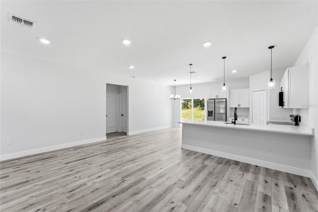 8809 N CIRCULAR WAY, Dunnellon, FL 34434