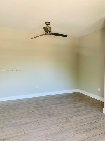 1100 10th St 15, Miami Beach, FL 33139