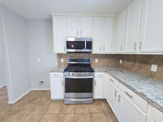 1423 Stone Bluff Drive, Houston, TX 77073