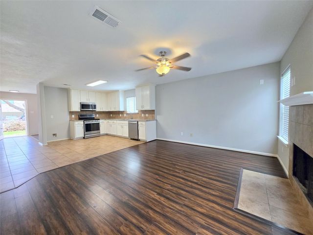 1423 Stone Bluff Drive, Houston, TX 77073