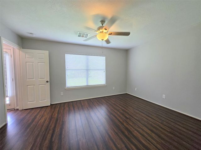 1423 Stone Bluff Drive, Houston, TX 77073