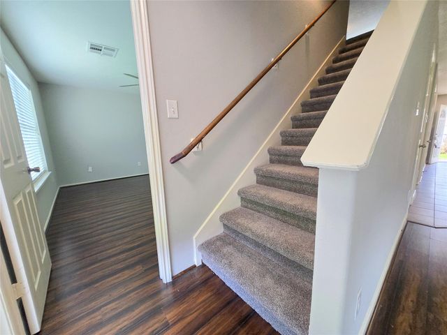 1423 Stone Bluff Drive, Houston, TX 77073