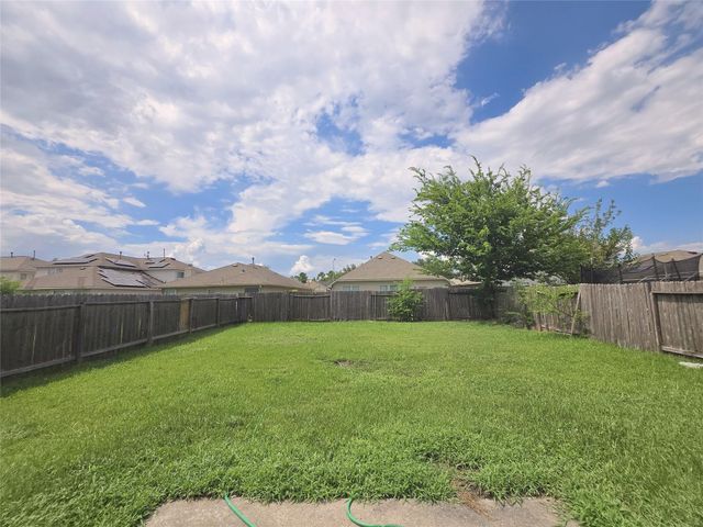1423 Stone Bluff Drive, Houston, TX 77073