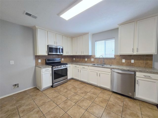 1423 Stone Bluff Drive, Houston, TX 77073