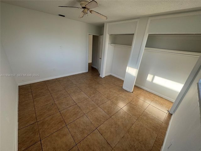 8511 NW 11th St, Pembroke Pines, FL 33024