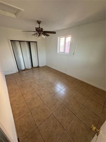 8511 NW 11th St, Pembroke Pines, FL 33024
