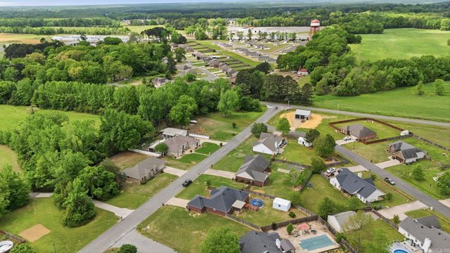 2106 Duane Dr, Beebe, AR 72012