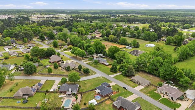 2106 Duane Dr, Beebe, AR 72012