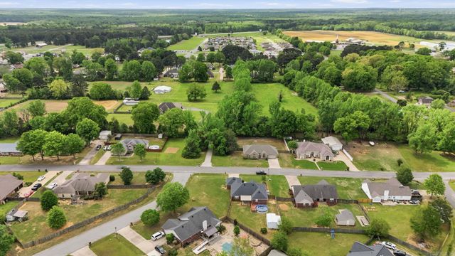 2106 Duane Dr, Beebe, AR 72012