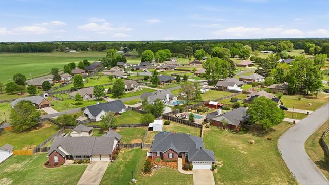 2106 Duane Dr, Beebe, AR 72012