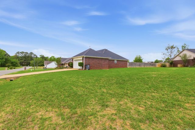 2106 Duane Dr, Beebe, AR 72012