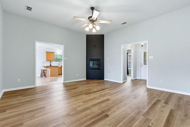 2106 Duane Dr, Beebe, AR 72012