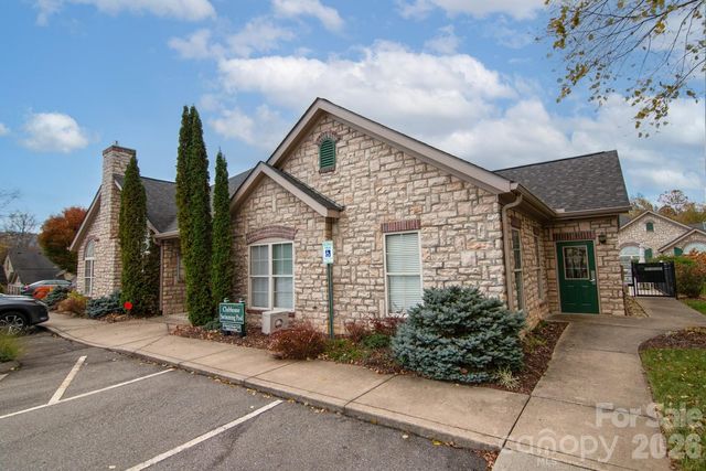 92 Mountain Meadow Circle, Weaverville, NC 28787